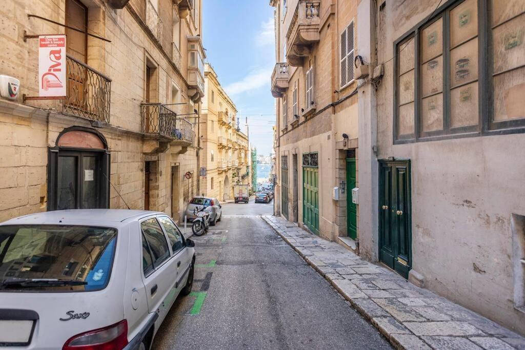 City Penthouse With Roof Terrace And Sea Views Valletta Bagian luar foto