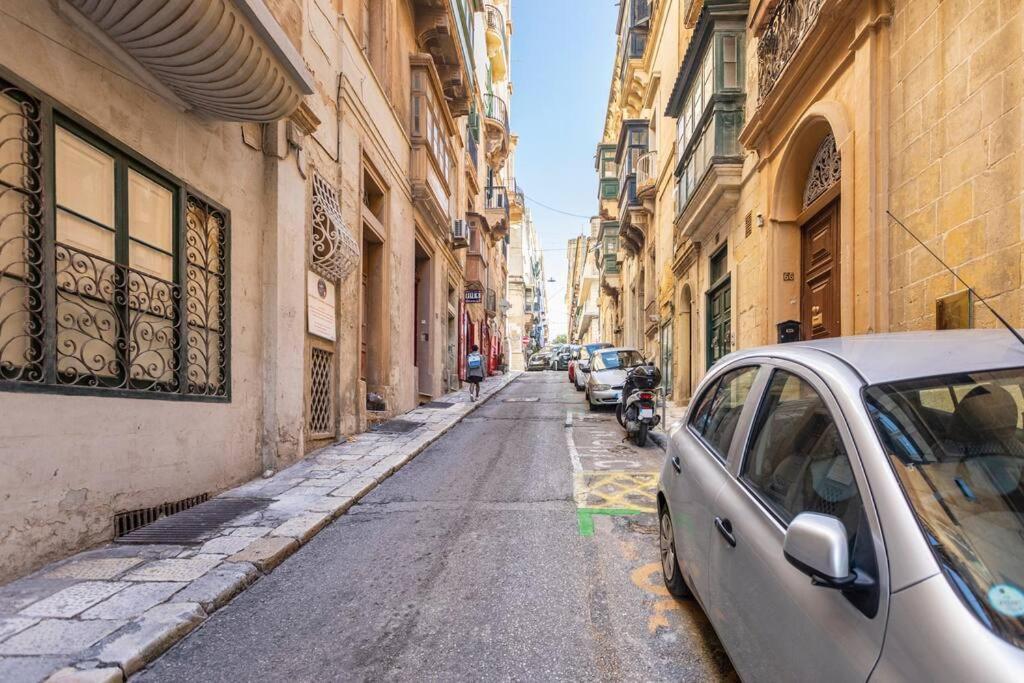 City Penthouse With Roof Terrace And Sea Views Valletta Bagian luar foto