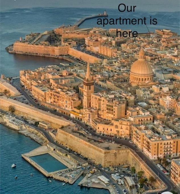 City Penthouse With Roof Terrace And Sea Views Valletta Bagian luar foto