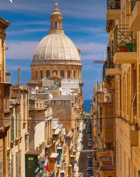 City Penthouse With Roof Terrace And Sea Views Valletta Bagian luar foto